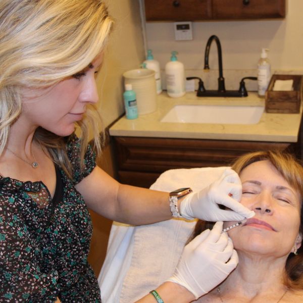 Saanvi's laser skin and hair clinic Clearance